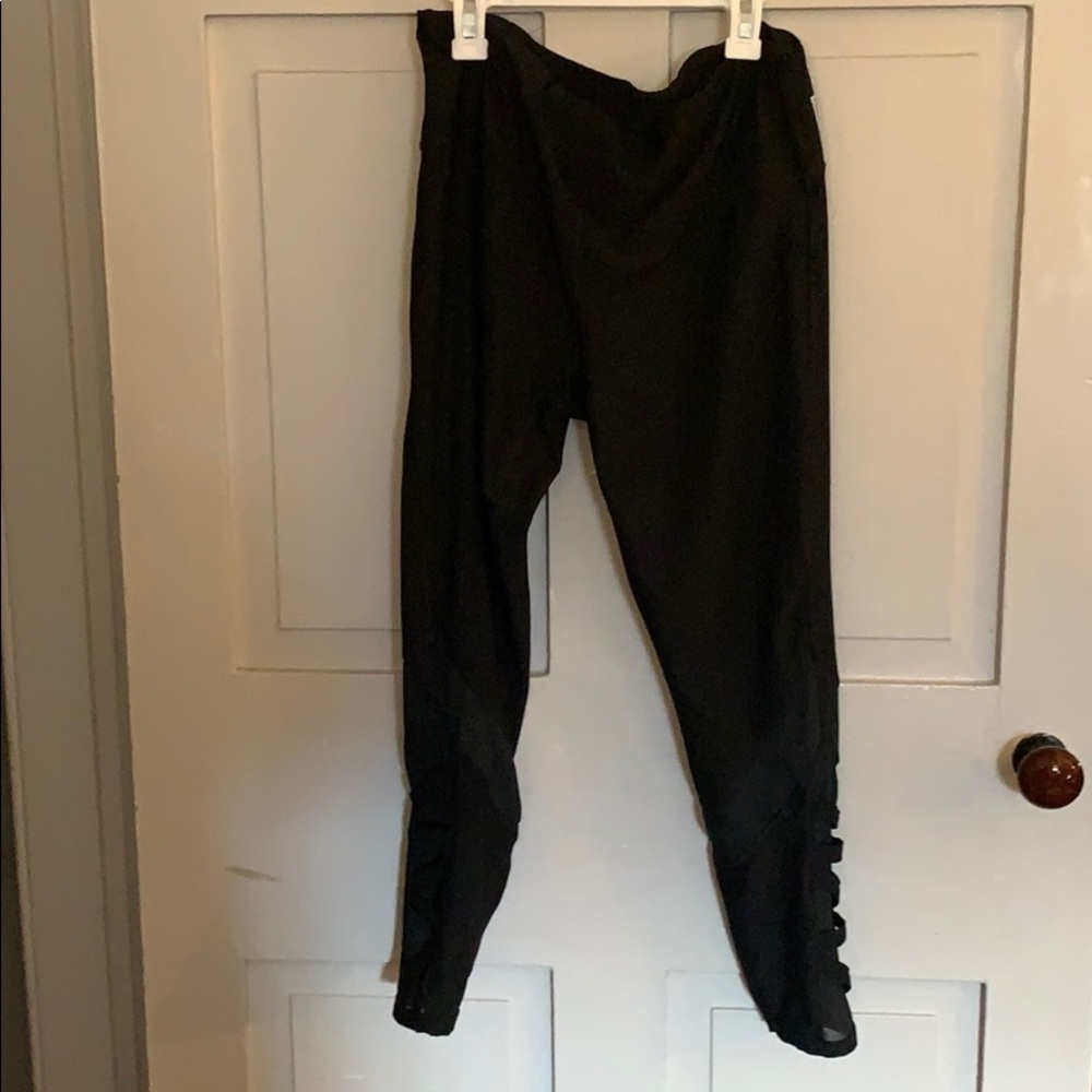 Reebok leggings with crisscross vented calf  XL